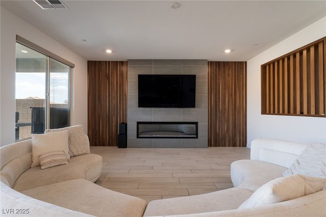 6486 Vanhoven Crest Street, Las Vegas, NV 89166