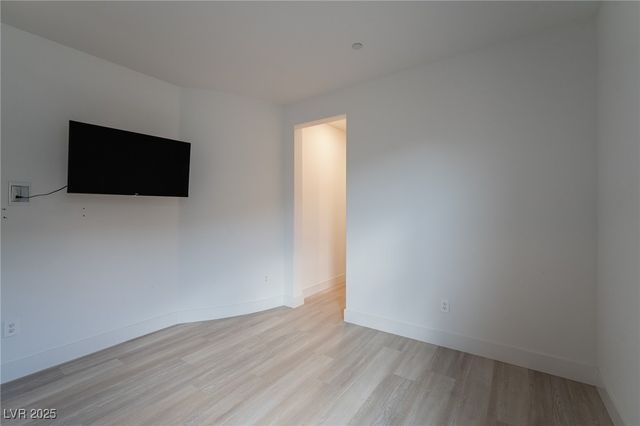 6486 Vanhoven Crest Street, Las Vegas, NV 89166