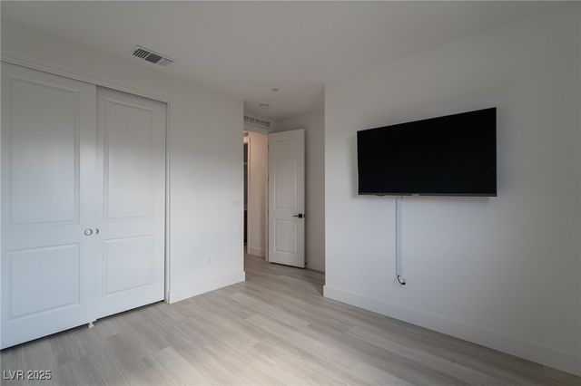 6486 Vanhoven Crest Street, Las Vegas, NV 89166