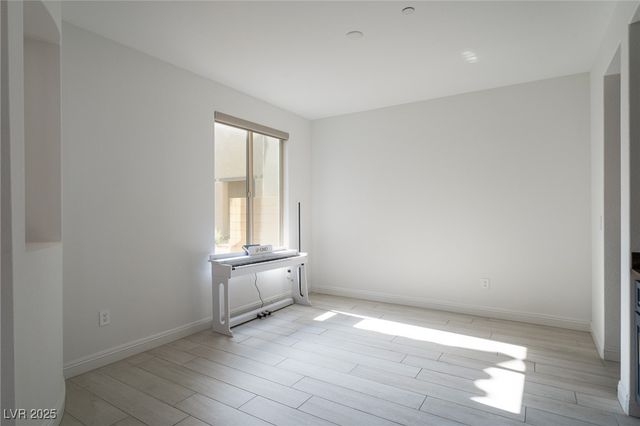 6486 Vanhoven Crest Street, Las Vegas, NV 89166