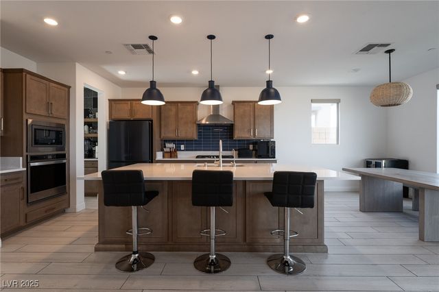 6486 Vanhoven Crest Street, Las Vegas, NV 89166