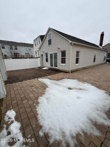 67 5th Street, Highlands, NJ 07732