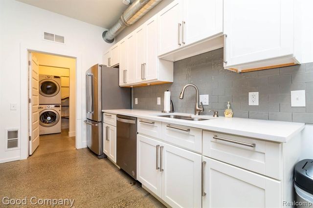 1300 Batavia Avenue 1, Royal Oak, MI 48067