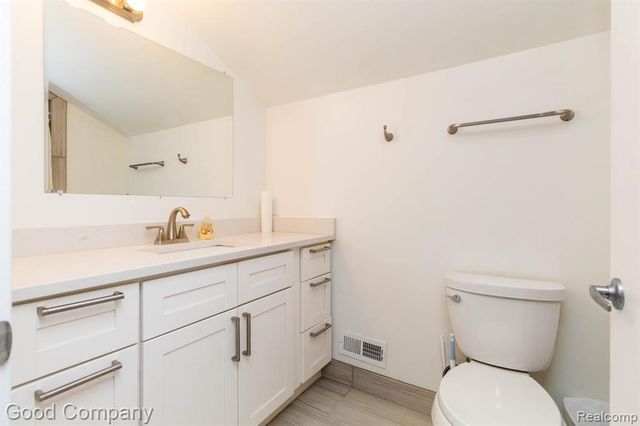 1300 Batavia Avenue 1, Royal Oak, MI 48067