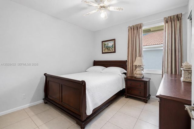 3852 Oak Ridge Cir, Weston, FL 33331