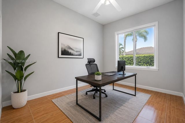 3852 Oak Ridge Cir, Weston, FL 33331