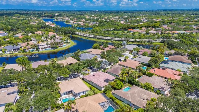 3852 Oak Ridge Cir, Weston, FL 33331