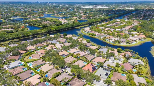 3852 Oak Ridge Cir, Weston, FL 33331
