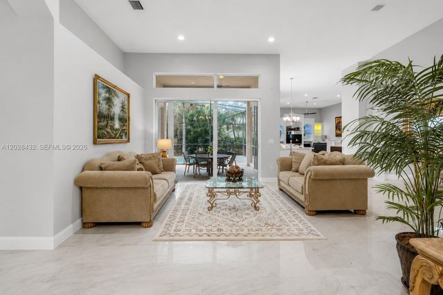 3852 Oak Ridge Cir, Weston, FL 33331