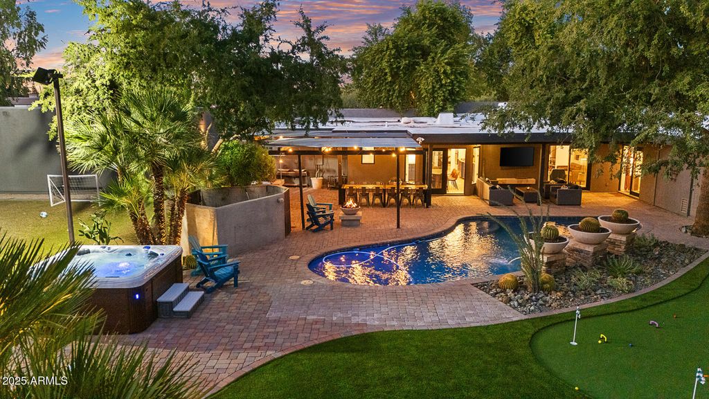 8433 E CHOLLA Street, Scottsdale, AZ 85260