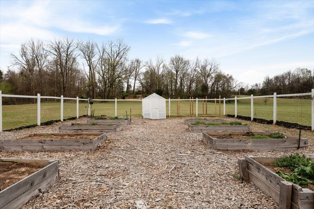 4057 Calista Rd, Cross Plains, TN 37049