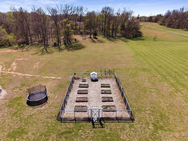 4057 Calista Rd, Cross Plains, TN 37049