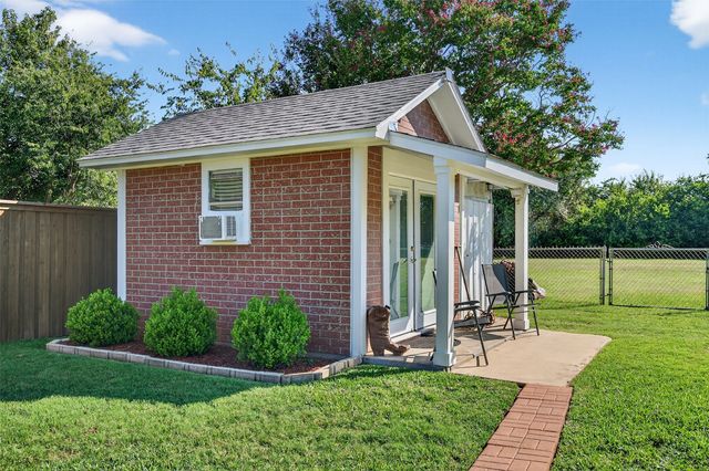 230 Center Street, Whitesboro, TX 76273