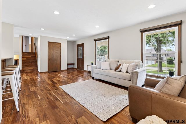 13436 Frances Street, Omaha, NE 68144
