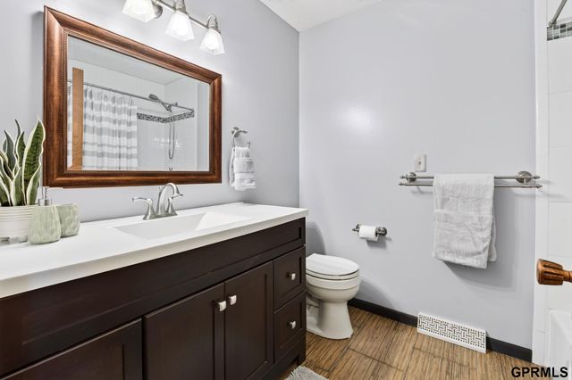 13436 Frances Street, Omaha, NE 68144