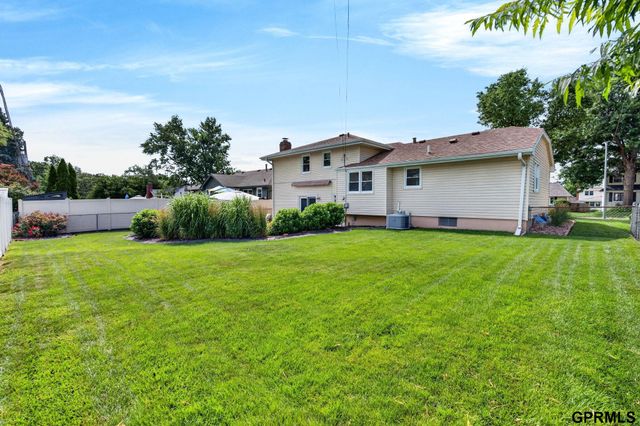 13436 Frances Street, Omaha, NE 68144