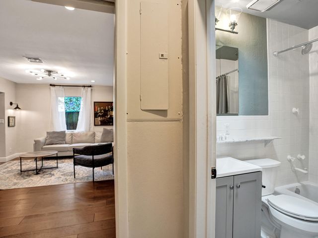1625 SE 2nd Court, Fort Lauderdale, FL 33301