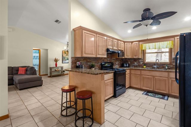 275 S HIGHLAND AVENUE, Tarpon Springs, FL 34689