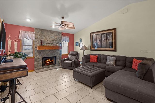 275 S HIGHLAND AVENUE, Tarpon Springs, FL 34689