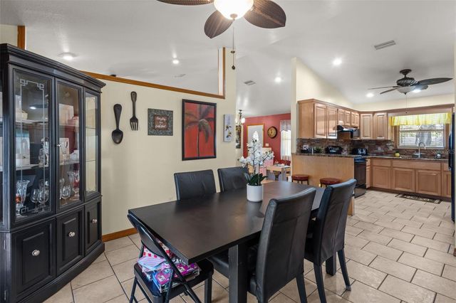 275 S HIGHLAND AVENUE, Tarpon Springs, FL 34689