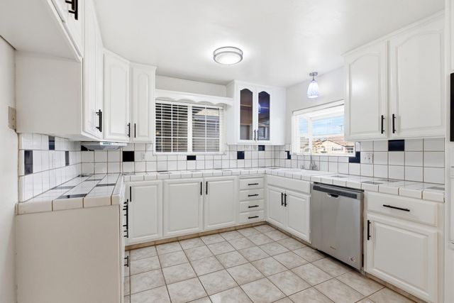 2490 Zinfandel Ln, Turlock, CA 95380