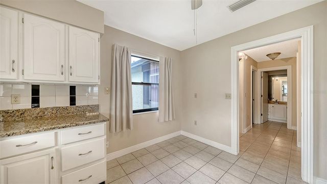 4767 OAK HILL COURT 48, Sarasota, FL 34232