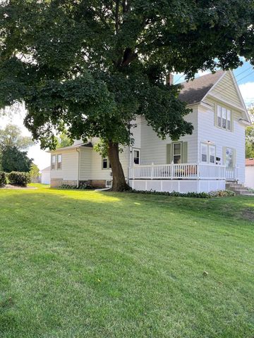 N89W16329 Cleveland AVENUE, Menomonee Falls, WI 53051