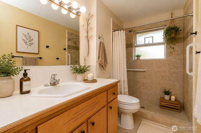 31226 6th Avenue S, Federal Way, WA 98003