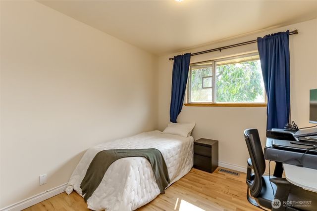 31226 6th Avenue S, Federal Way, WA 98003