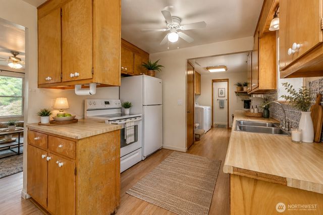 31226 6th Avenue S, Federal Way, WA 98003