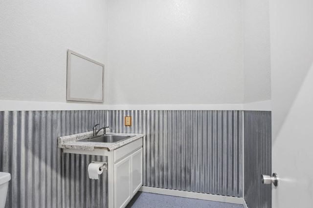 5460 Kilroy Rd, Hilmar, CA 95324