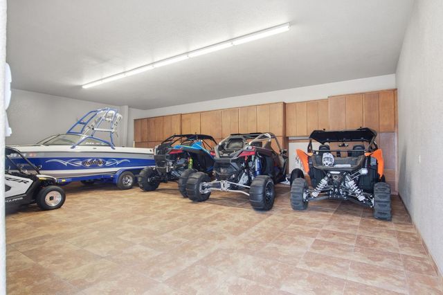 5460 Kilroy Rd, Hilmar, CA 95324