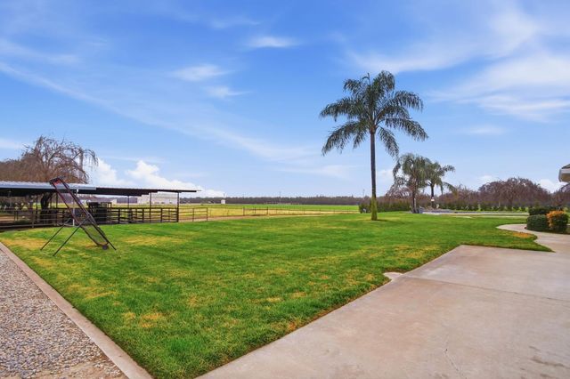 5460 Kilroy Rd, Hilmar, CA 95324