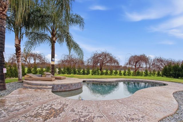 5460 Kilroy Rd, Hilmar, CA 95324