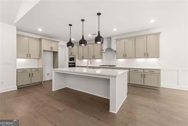 8350 Creekside Overlook Drive, Gainesville, GA 30506