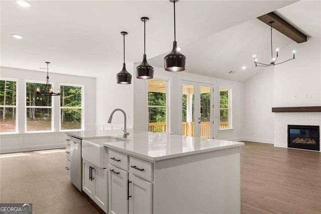 8350 Creekside Overlook Drive, Gainesville, GA 30506