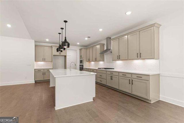 8350 Creekside Overlook Drive, Gainesville, GA 30506