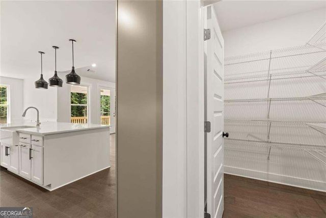 8350 Creekside Overlook Drive, Gainesville, GA 30506