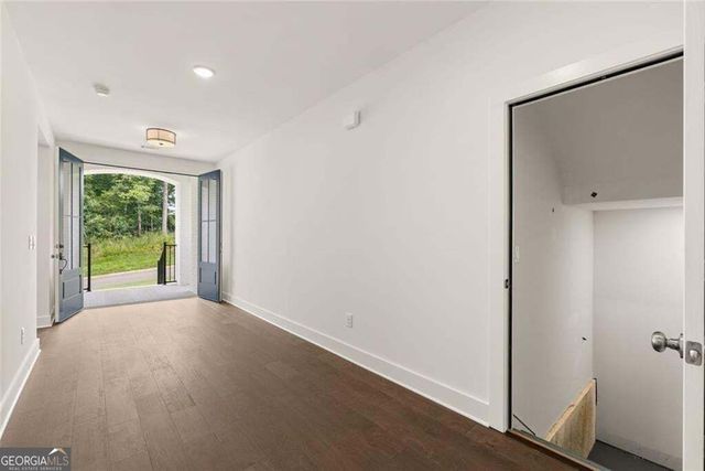 8350 Creekside Overlook Drive, Gainesville, GA 30506