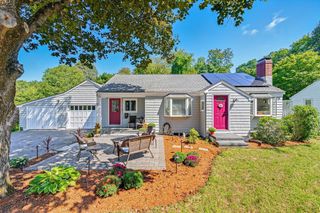 27 Joclyn Ave, Framingham, MA 01701