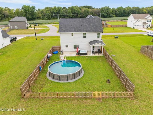 8 Sanford Lane, Dunn, NC 28334