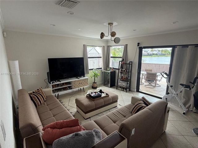 13267 SW 9th Ln, Miami, FL 33184