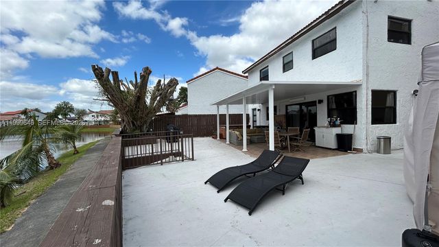 13267 SW 9th Ln, Miami, FL 33184