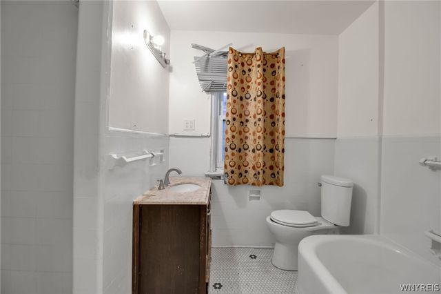 2247 Grand Avenue, Niagara Falls, NY 14301