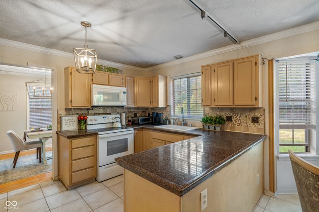 2908 Sunmeadow Way, Indianapolis, IN 46228