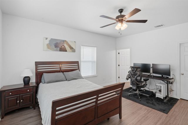 304 W Greenwood Avenue, Bowie, TX 76230