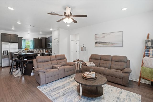 304 W Greenwood Avenue, Bowie, TX 76230