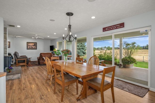 8711 S Cedar Rd, Spokane, WA 99224