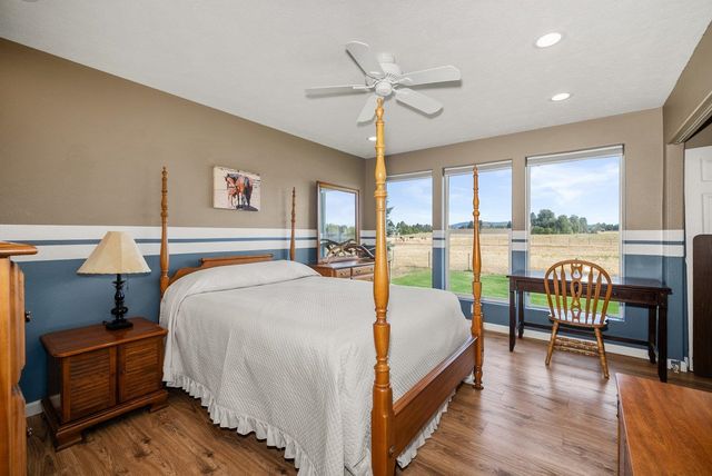 8711 S Cedar Rd, Spokane, WA 99224