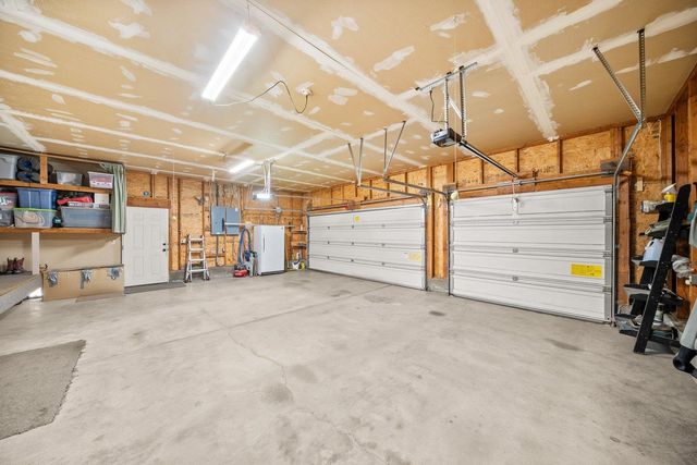 8711 S Cedar Rd, Spokane, WA 99224
